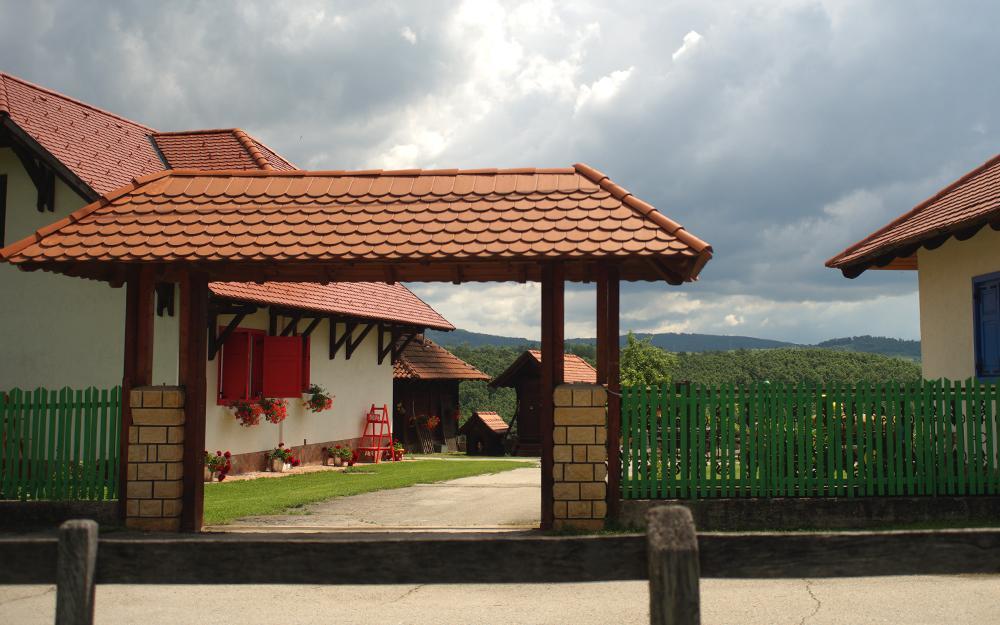 Etno Selo Rajski Konaci Leusici Bagian luar foto