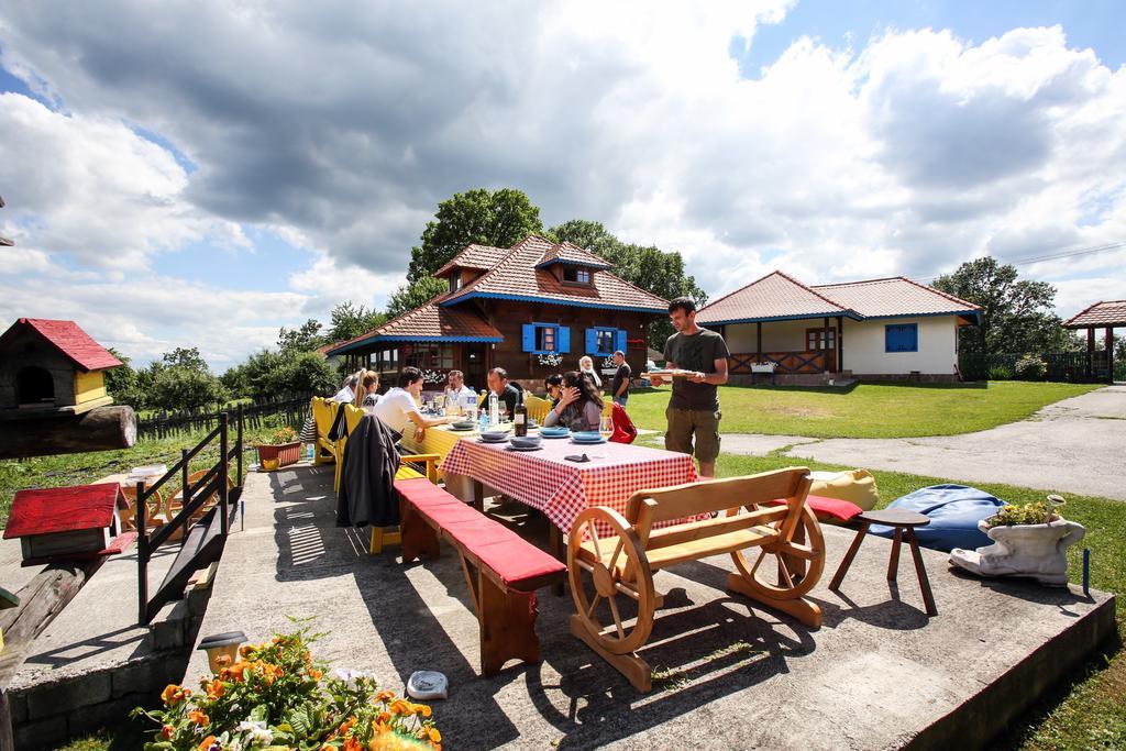 Etno Selo Rajski Konaci Leusici Bagian luar foto